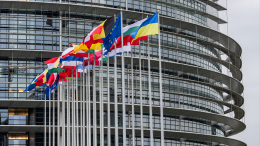 Теперь дорого: безвиз в страны Евросоюза станет платным для украинцев