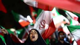 Число участников митингов в поддержку КСИР в Иране растет