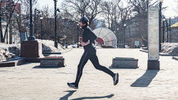 Простые шаги: сколько минут сна и спорта помогут снизить риск инфаркта