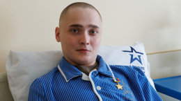 Боец, удерживавший 68 дней в одиночку позиции в ДНР, получил звезду Героя России