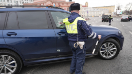 Невидимый номер — прощай права: водителей в РФ предупредили о суровом наказании
