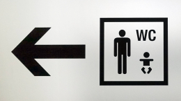 Мужчинам посоветовали изменить привычный способ посещения туалета