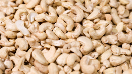 Опасный перекус: врачи спасли четырехлетнего мальчика, подавившегося орехами