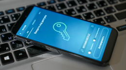 Мошенники следят за россиянами с помощью их же гаджетов