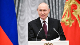 Путин поздравил деятелей культуры с профессиональным праздником и вручил награды