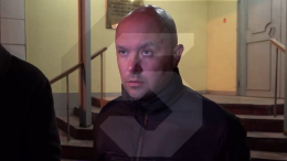 «Усмехались, а сейчас смотрят в пол»: избитый корреспондент «Известий» об очных ставках с нападавшим