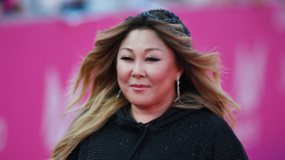 «Меня выгоняют из пластической хирургии»: Анита Цой об омоложении