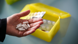 Градусник, бинты и жаропонижающие: как правильно собрать домашнюю аптечку