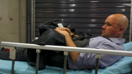 Видели пресс-карту: напавшие на корреспондента «Известий» знали о его профессии