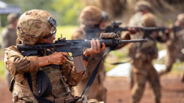 Прикрываются перемирием: США наращивают число военных на Ближнем Востоке