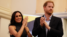 Король должен спасти? Принц Гарри и Меган Маркл близки к разорению