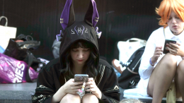 Интернет-игла: американка доказала, что соцсети делают подростков зависимыми