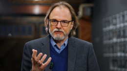 «Это уважение к людям»: режиссер Яковлев про дресс-код в театре для зрителей