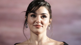 Звезду сериала «Постучись в мою дверь» Ханде Эрчел допросили по делу о наркотиках