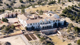 Закопаны возле поместья: на ранчо Джеффри Эпштейна ищут тела погибших женщин