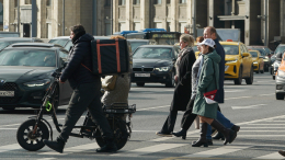 Диплом или короб: почему курьеры в Москве получают больше офисных сотрудников