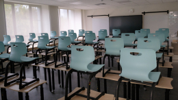 Пил с учеником и показывал порно: в Петербурге задержали замдиректора частной школы