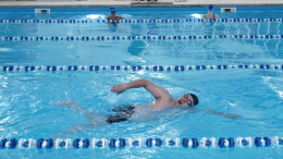 Более 580 тысяч человек занимаются плаванием в Москве: чем полезен этот вид спорта