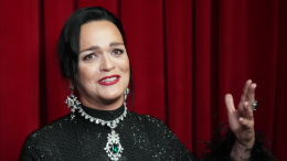 Певица Слава сходила в туалет в прямом эфире