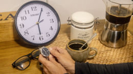 Украина перешла на московское время