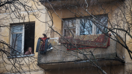 Лучше отнести в химчистку: какой штраф грозит за выбивание ковра во дворе