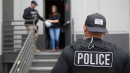 Запретная связь: учительницу обвинили в совращении ученика