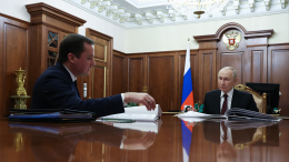 Путин потребовал ускорить расселение аварийного жилья в Архангельской области