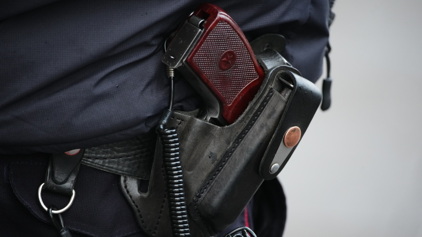 Житель Дагестана ранил двух полицейских во время драки