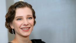 «Делается ювелирно»: пластический хирург о новых операциях Арзамасовой