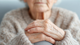 Нет мужчин — нет проблем: 70-летняя женщина раскрыла секрет вечной молодости