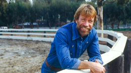 Более 70 миллионов долларов: кто может претендовать на наследство Чака Норриса