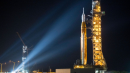 США впервые за 53 года отправят астронавтов к Луне