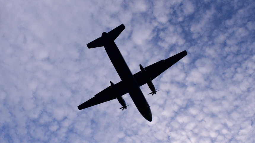 Над Крымом потеряли связь с военно-транспортным самолетом Ан-26