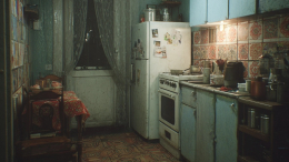 «Старушка в белом» и «тихие соседи рядом»: квартиры, от которых мороз по коже