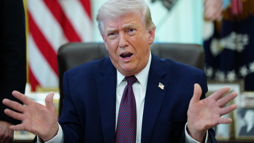 Трамп публично высмеял Макрона, напомнив, что его бьет жена