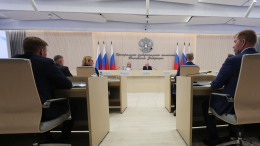 Элла Памфилова подарила Путину свиток с итогами выборов 2024 года