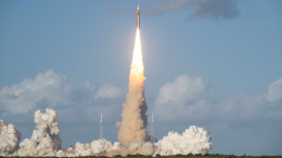 Проблемы со связью и туалетом: на летящем к Луне корабле возникли неполадки