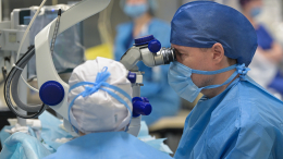 Российские врачи впервые спасли пациента от слепоты после отравления метанолом