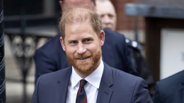 «Скучаю по объятиям»: всплыла интимная переписка принца Гарри с журналисткой