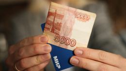 Муж теперь начальник? Психолог раскрыл главную опасность «зарплаты жены»