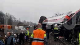 «Вагон загорелся»: тренер детской команды о крушении поезда под Ульяновском