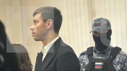 Суд прекратил дело футболиста Федора Смолова о драке в кафе