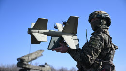 Дуэль дронов в небе над Херсонской областью. Лучшее видео из зоны СВО