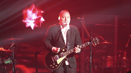 Вадим Самойлов исполнил для участников СВО песню из фильма «Брат-2»