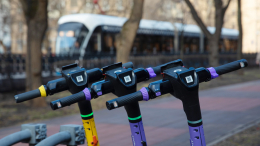 С ветерком: самокаты новой модели «Москвич» стали доступны для аренды в столице