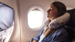 Печальные последствия: можно ли пронести вещи в самолет в подушке для шеи