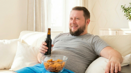 «Мой муж пьет пиво каждый вечер»: когда бить тревогу и как действовать жене