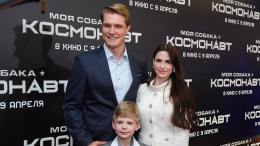 Играющий Романа Костомарова в фильме актер Кирилл Зайцев регулярно обсуждает со спортсменом роль