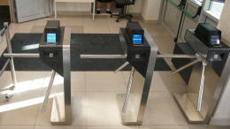 В Пермском крае подросток ударил ножом учителя у входа в школу