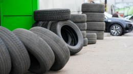 Россиян предупредили об ответственности за езду на зимней резине летом